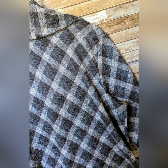 Lane Bryant Plaid Cowl Neck With Metallic Thread Tunic - Picture 14 of 16